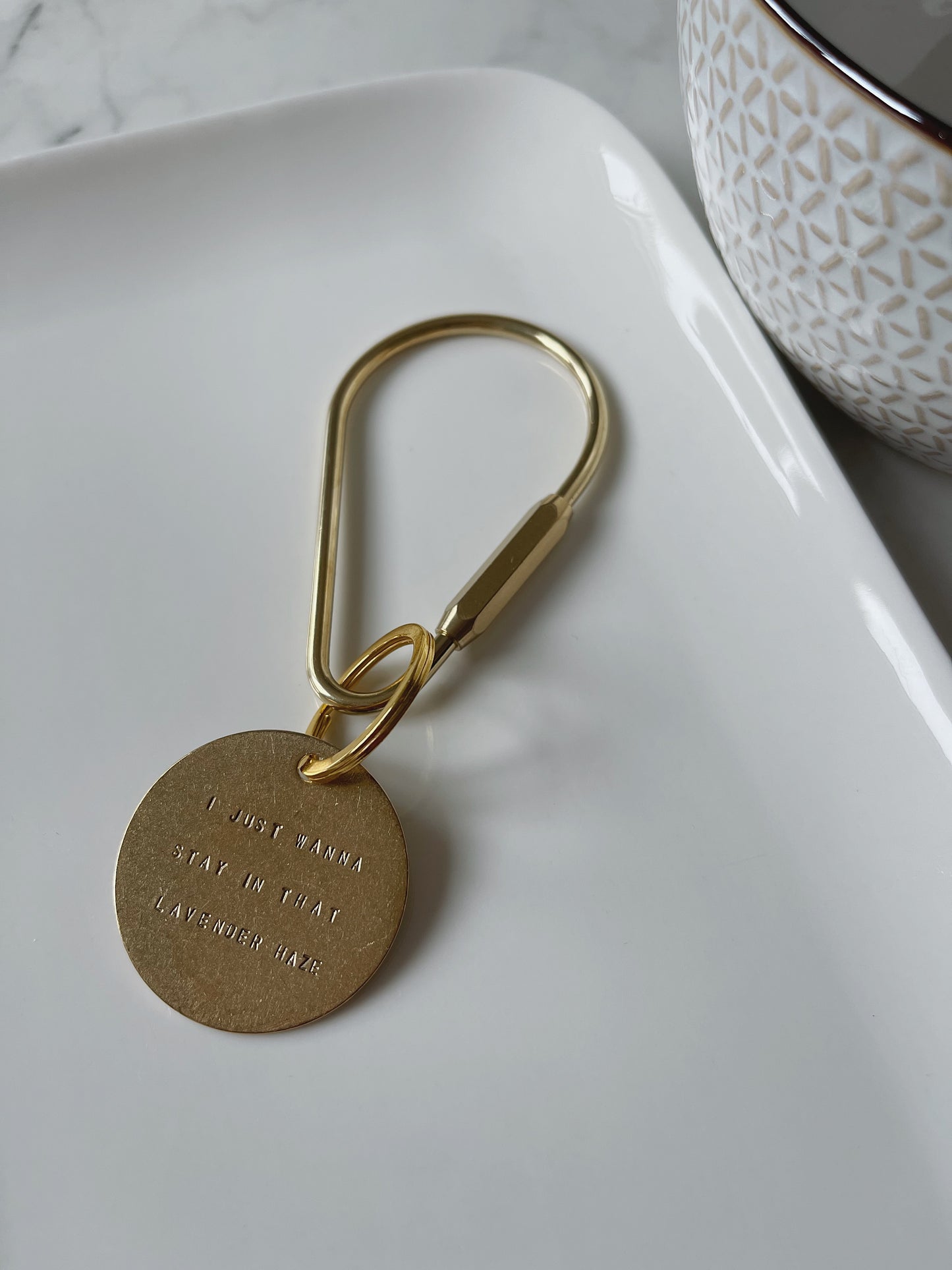 I JUST WANNA STAY IN THAT LAVENDER HAZE Carabiner