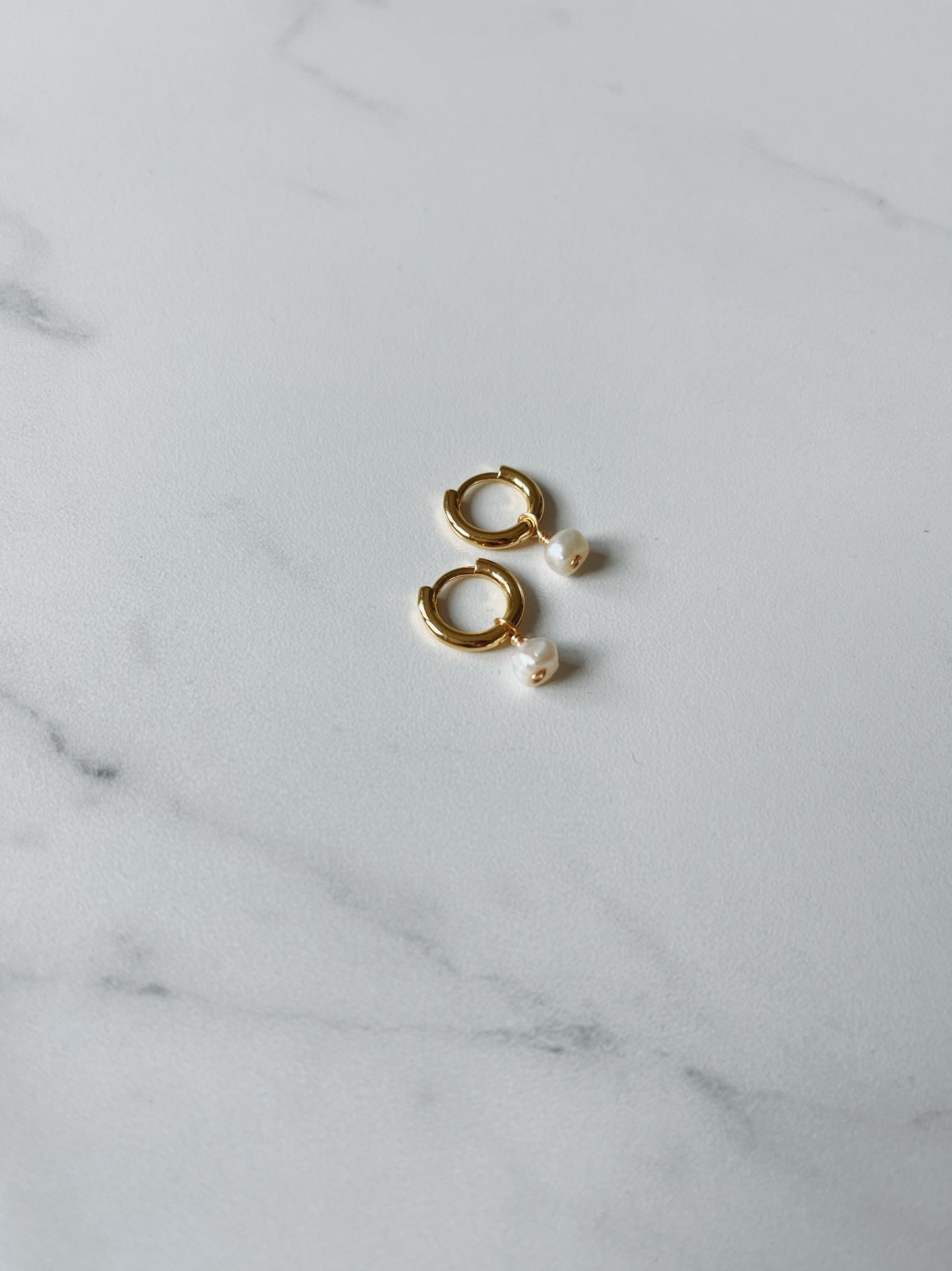 Pearl 14k Gold Hoop